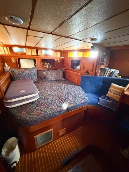 1986 Nauticat 40 Cutter Ketch Pilothouse