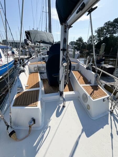 1986 Nauticat 40 Cutter Ketch Pilothouse