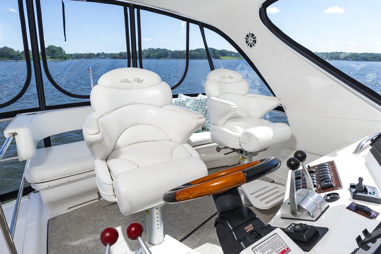 2002 Sea Ray 560 Sedan Bridge - Photo 18