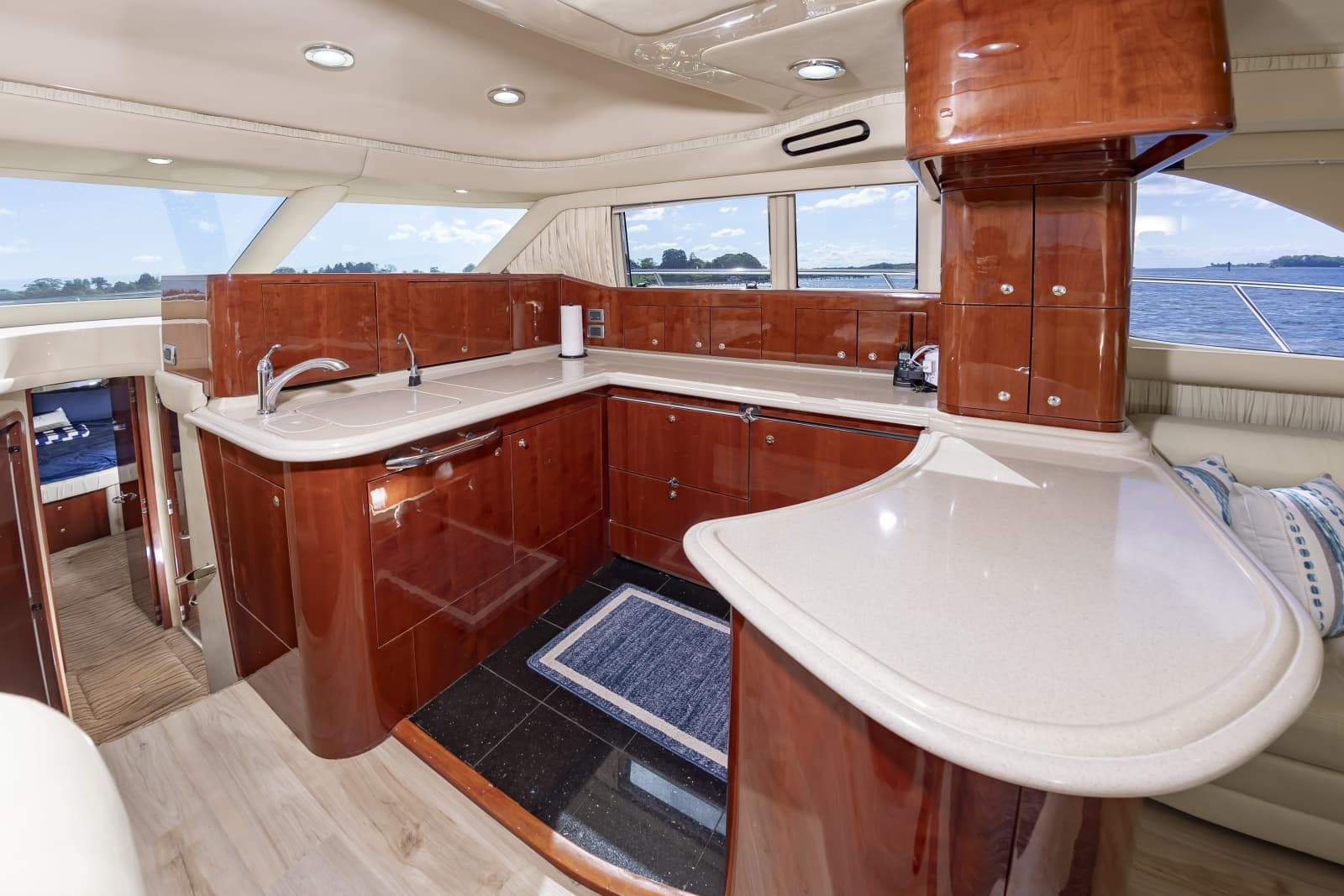 2002 Sea Ray 560 Sedan Bridge - Photo 30