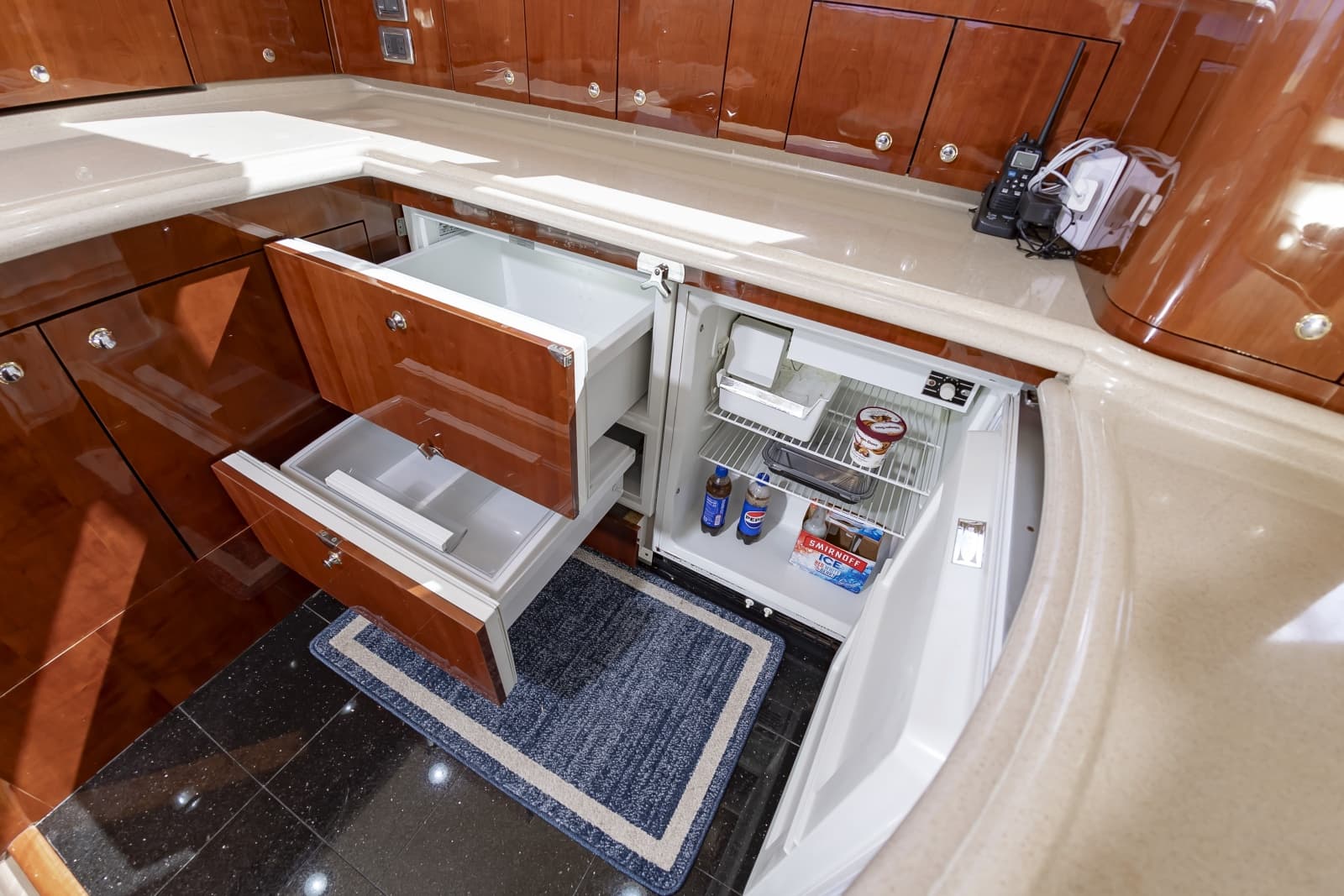 2002 Sea Ray 560 Sedan Bridge - Photo 34