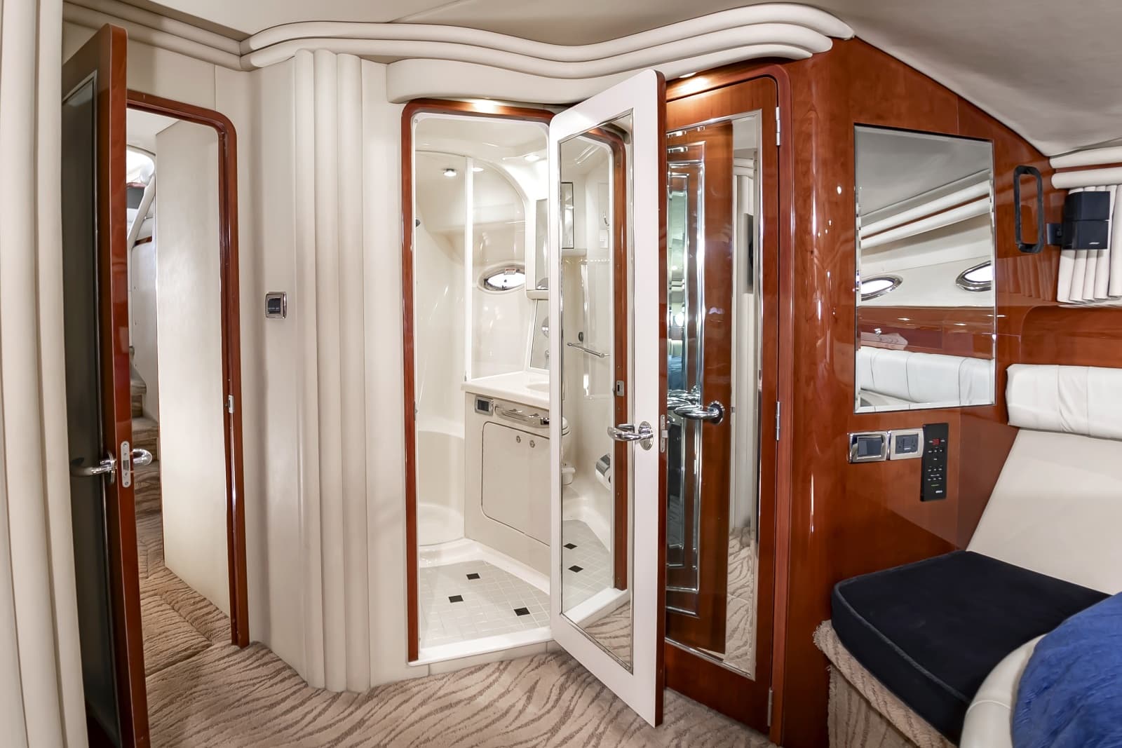 2002 Sea Ray 560 Sedan Bridge - Photo 40