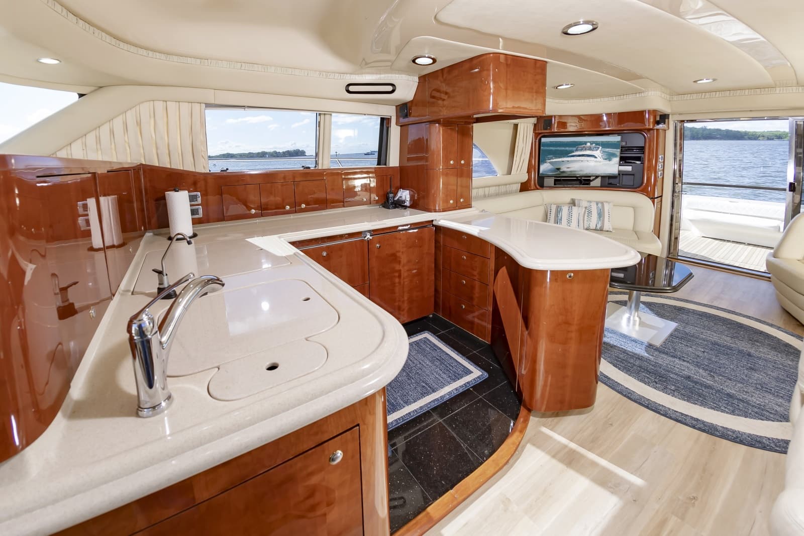 2002 Sea Ray 560 Sedan Bridge - Photo 31