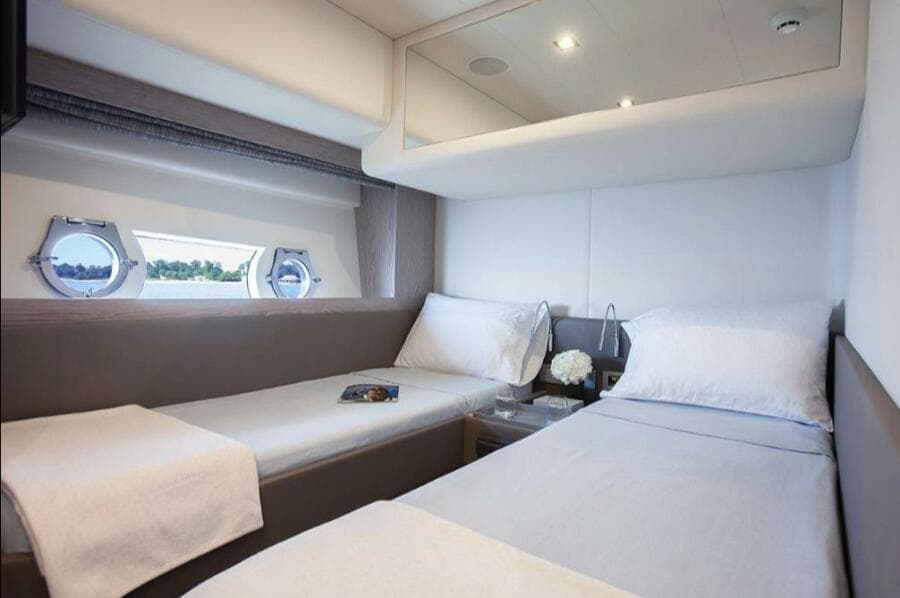 2018 Ferretti Yachts 