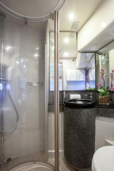 2018 Ferretti Yachts 