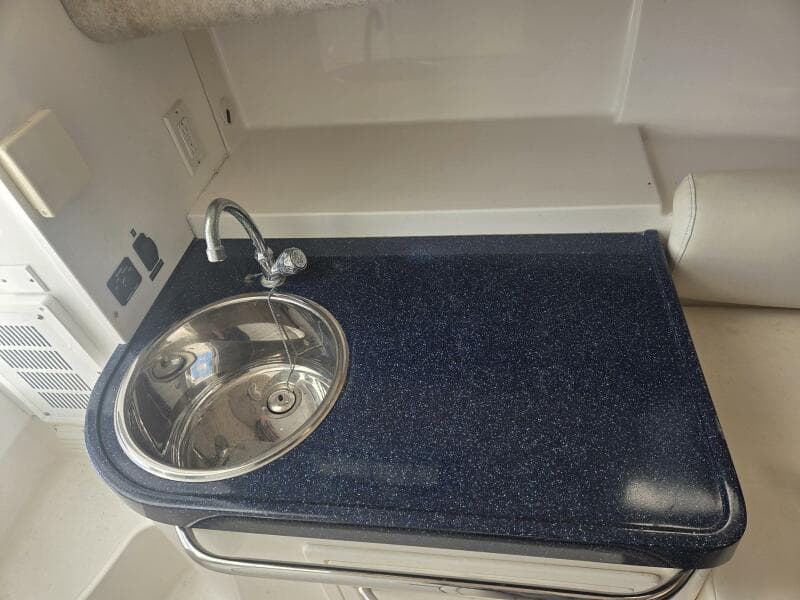 2008 True World Marine TE2810