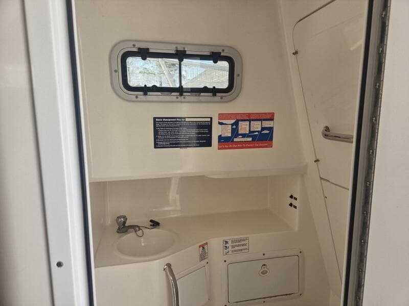 2008 True World Marine TE2810