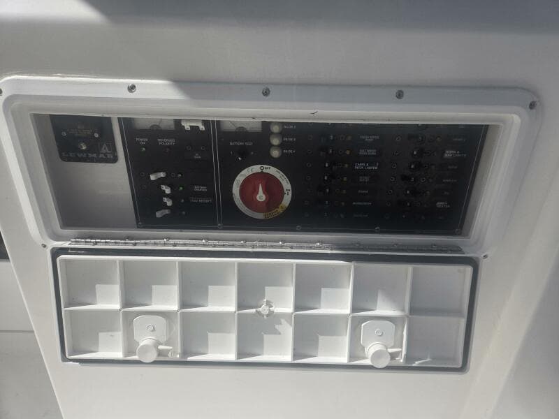 2008 True World Marine TE2810