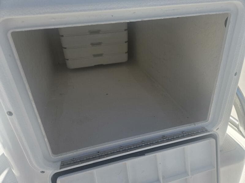 2008 True World Marine TE2810