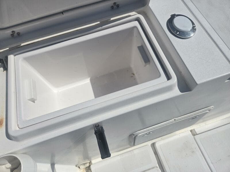 2008 True World Marine TE2810