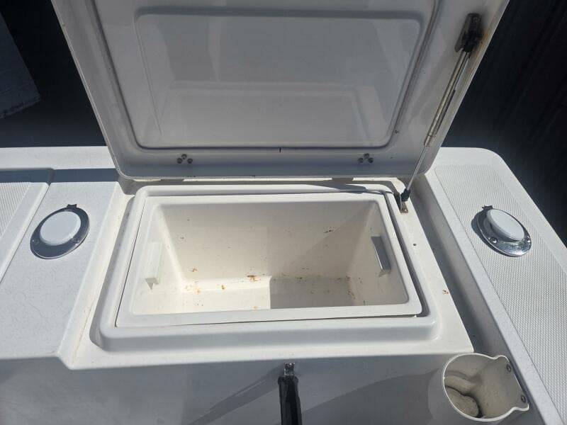 2008 True World Marine TE2810