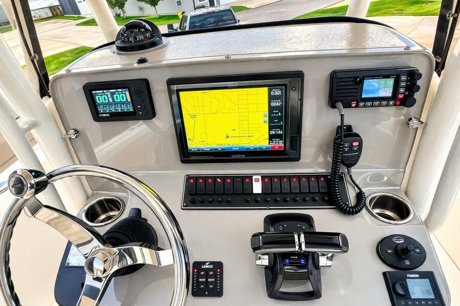 2017 Pursuit C 260 Center Console