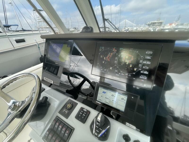 2021 Pursuit S 328 Sport