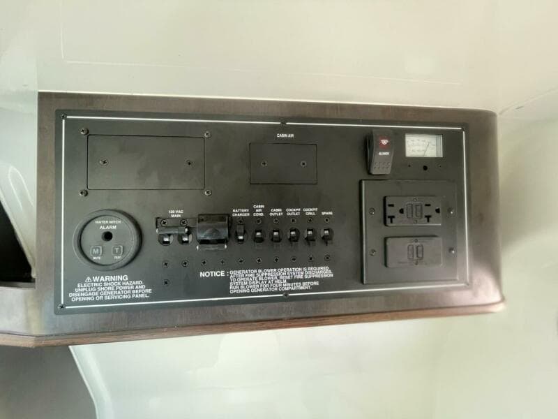 2021 Pursuit S 328 Sport