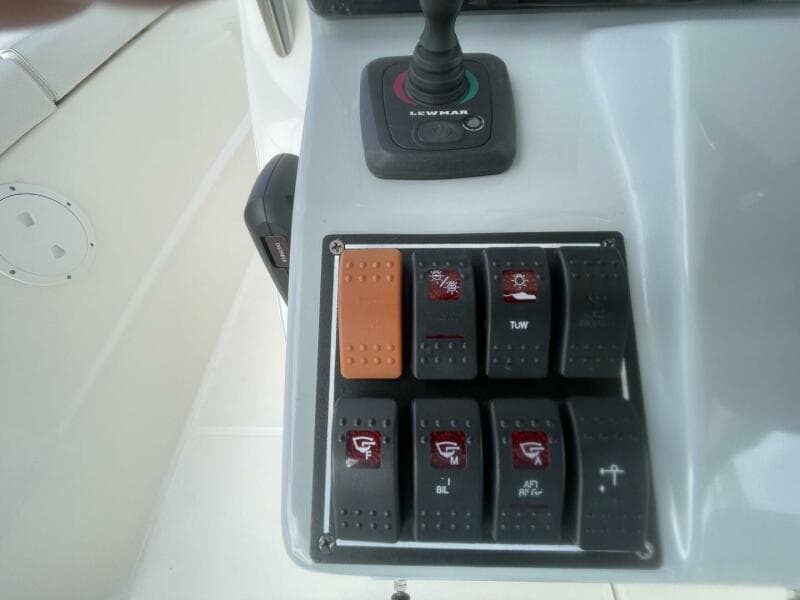 2021 Pursuit S 328 Sport