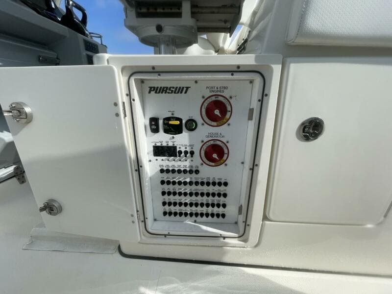 2021 Pursuit S 328 Sport