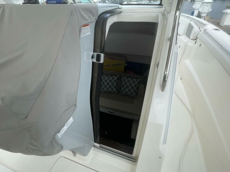 2021 Pursuit S 328 Sport