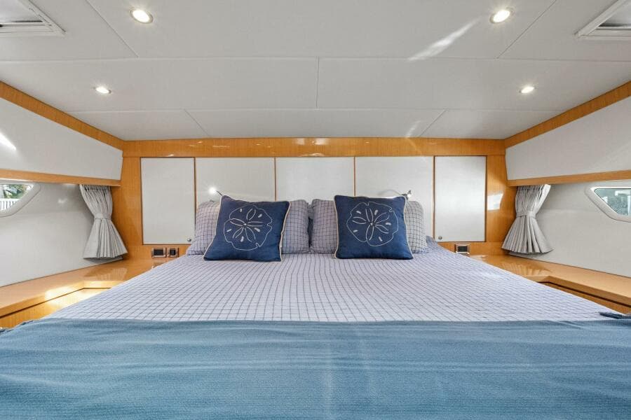 2018 Outboard Express Catamaran 47 - Stateroom