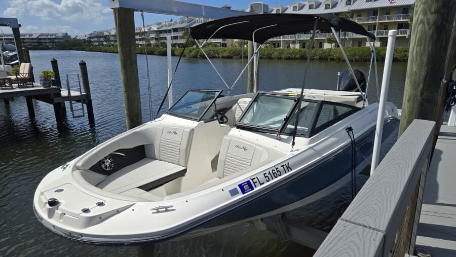 2023 Sea Ray SPX 210 OB