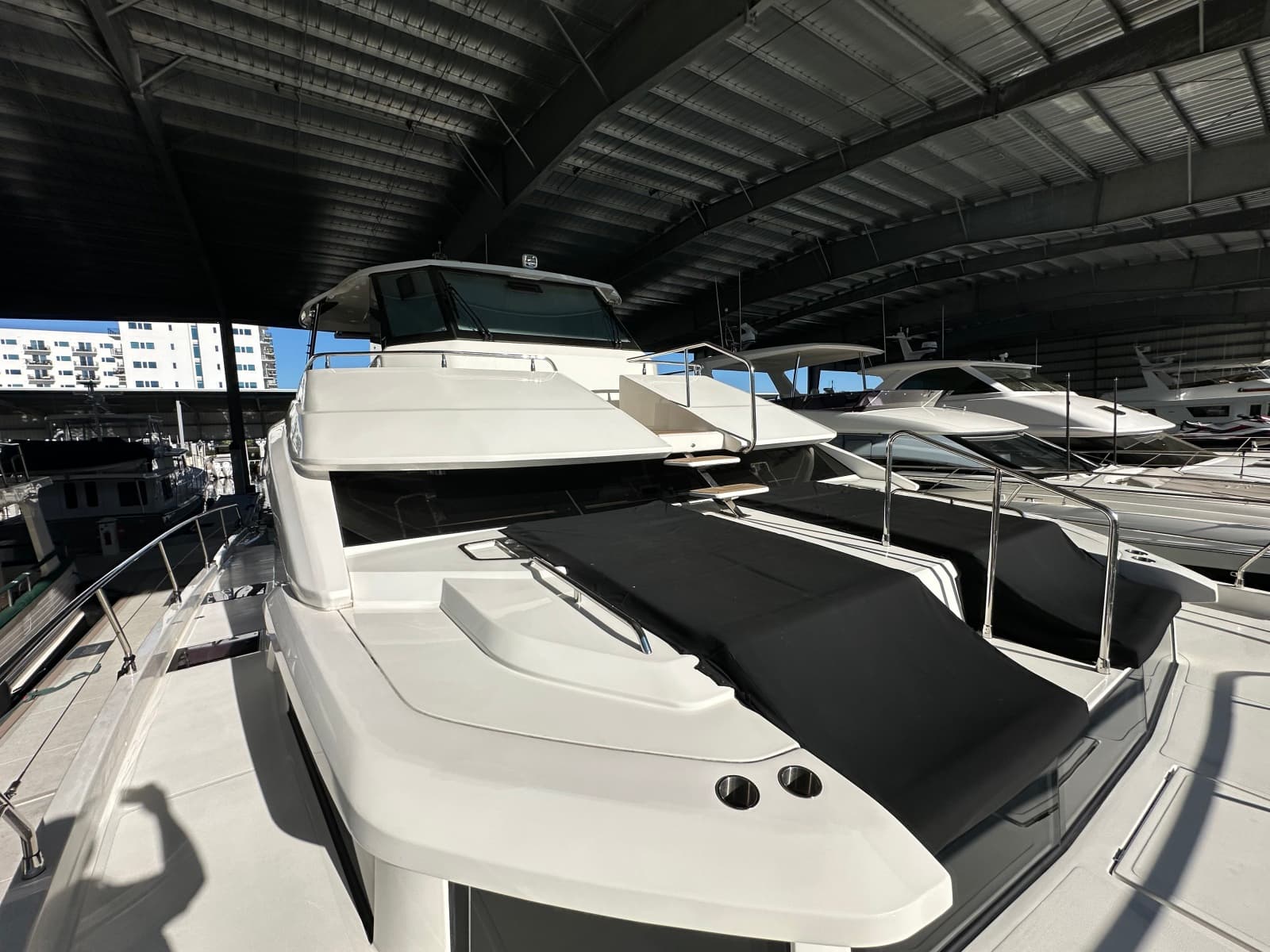2024 Aquila 54 Yacht