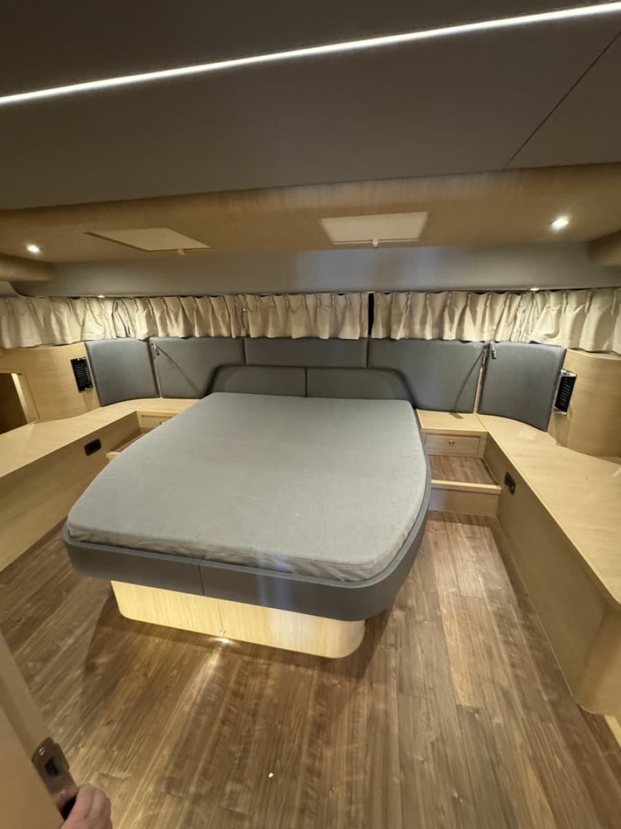 2024 Aquila 54 Yacht