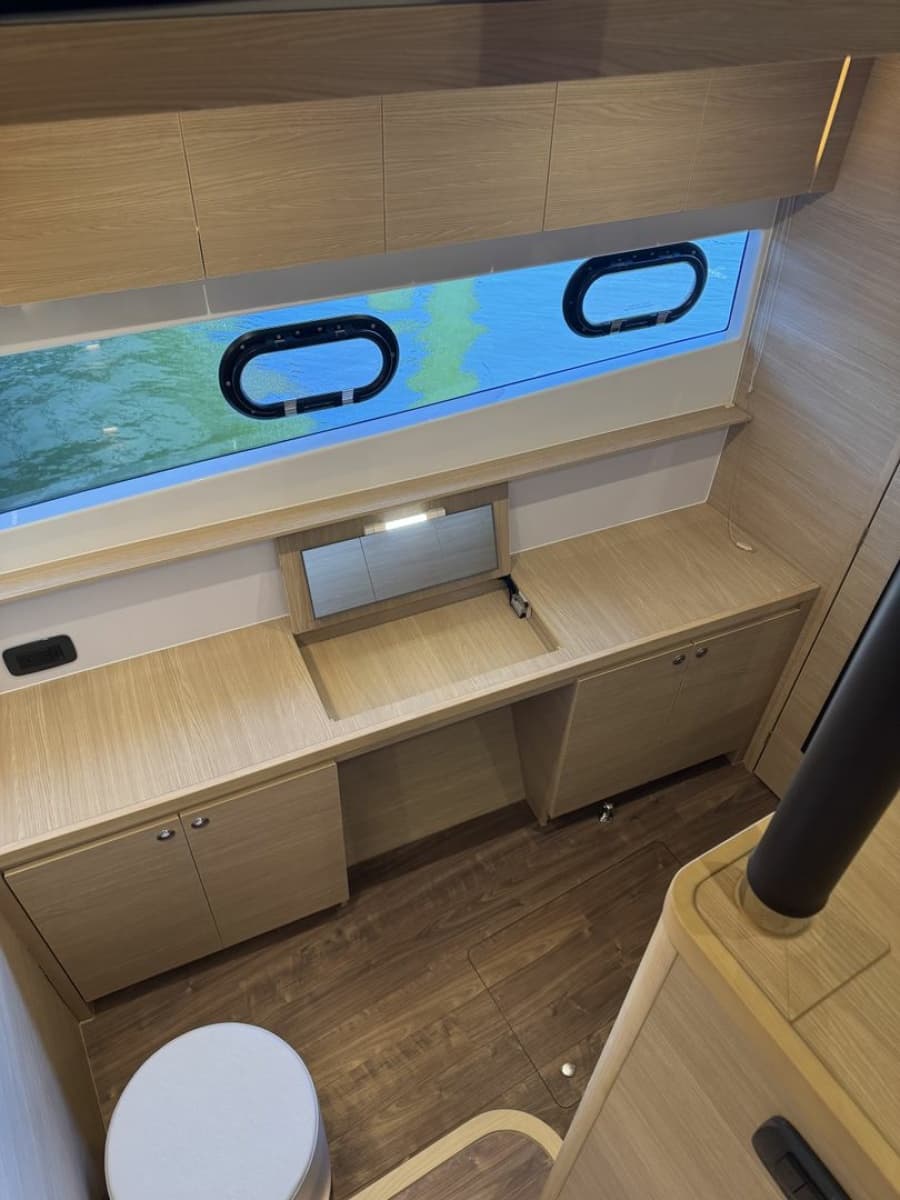 2024 Aquila 54 Yacht