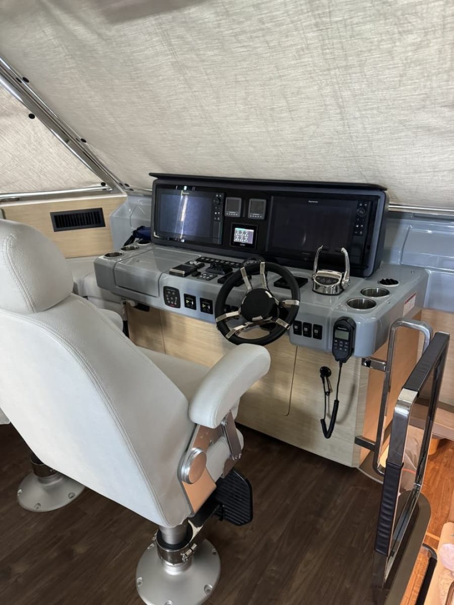 2024 Aquila 54 Yacht