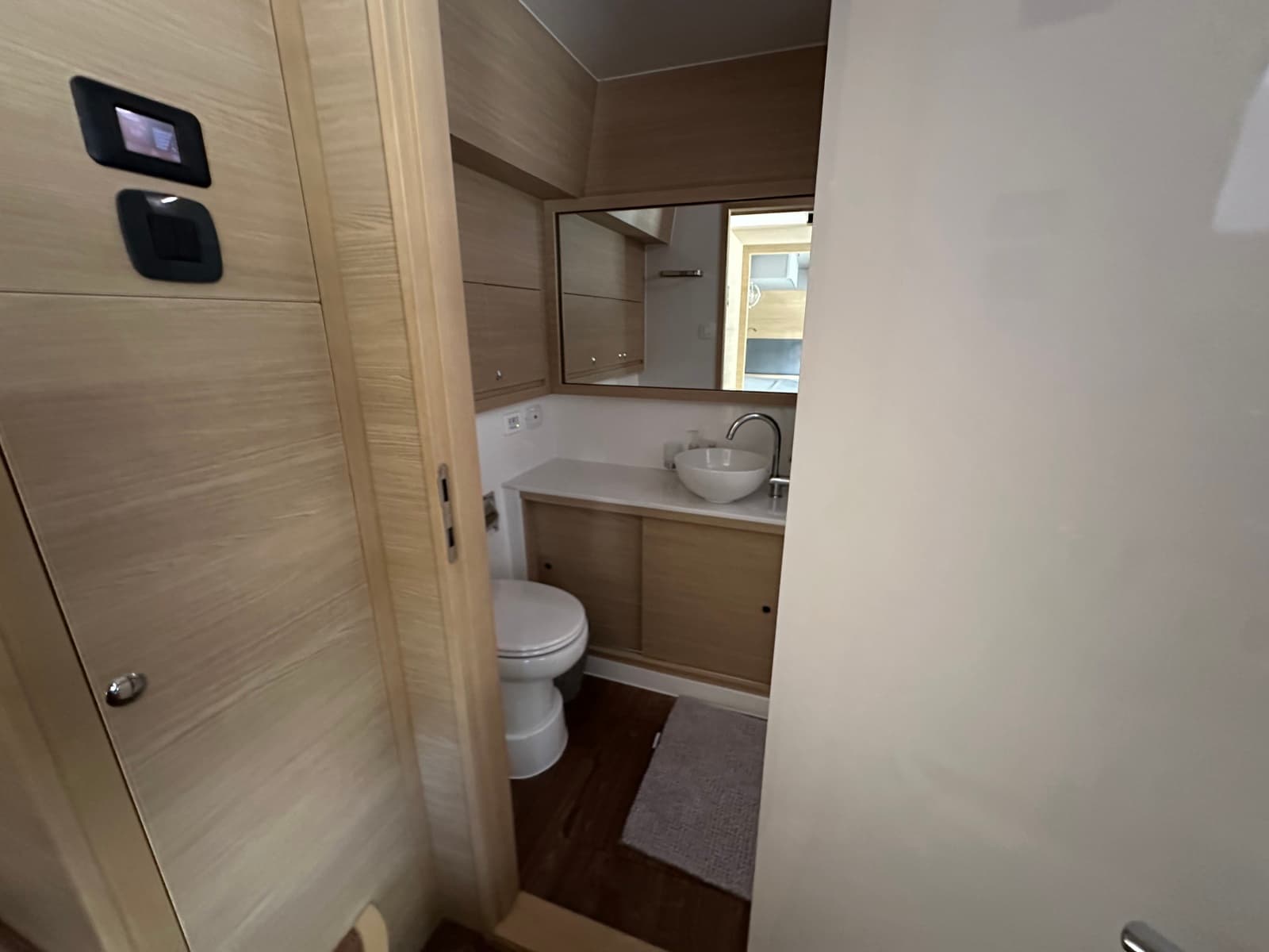 2024 Aquila 54 Yacht