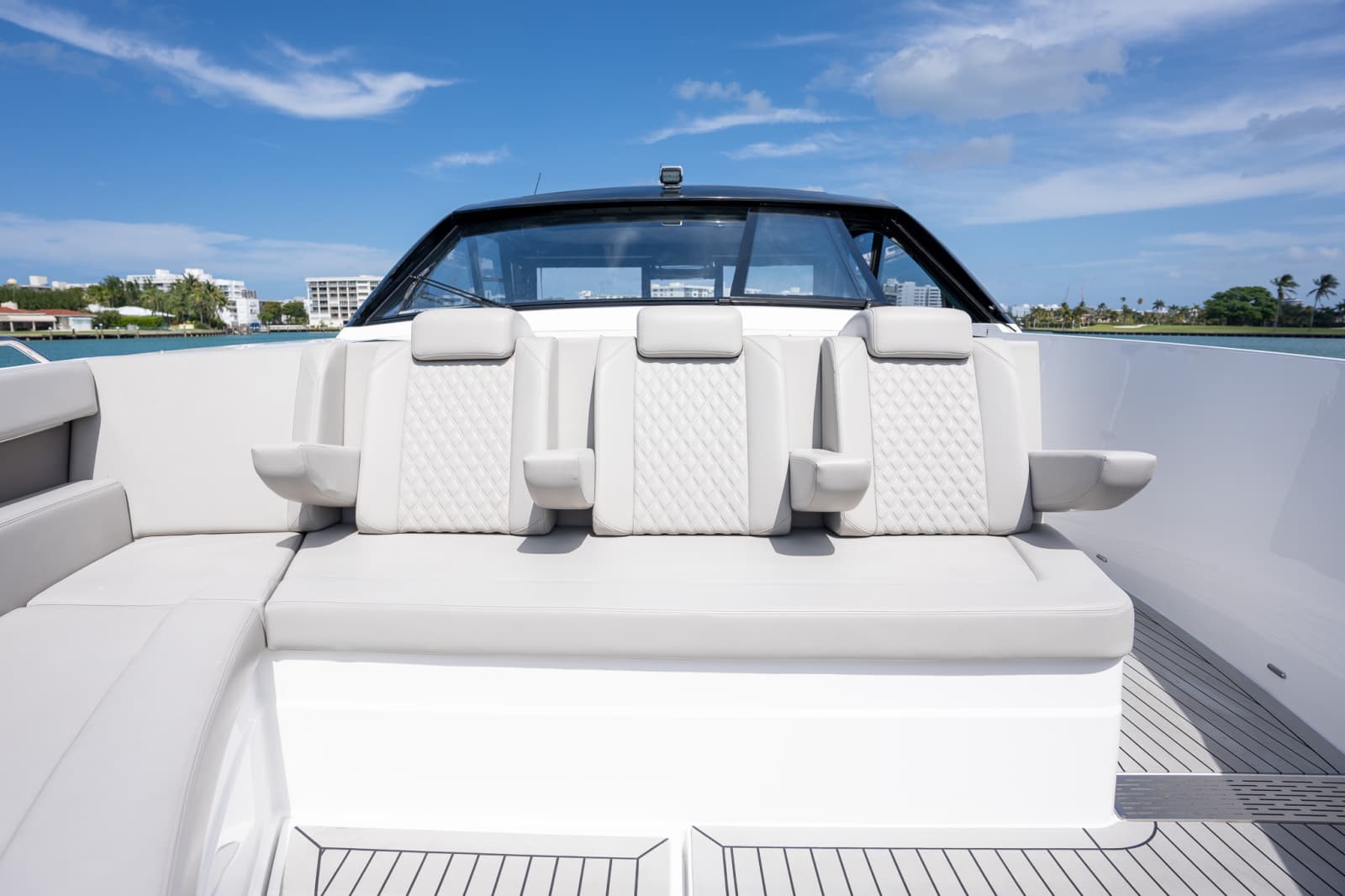 2024 Cruisers Yachts 50 GLS - Photo 47