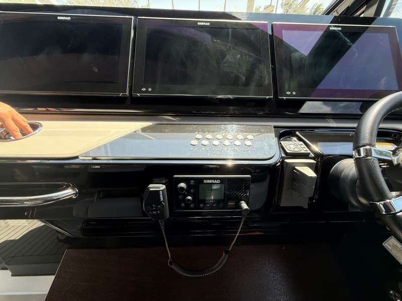 2024 Cruisers Yachts 50 GLS