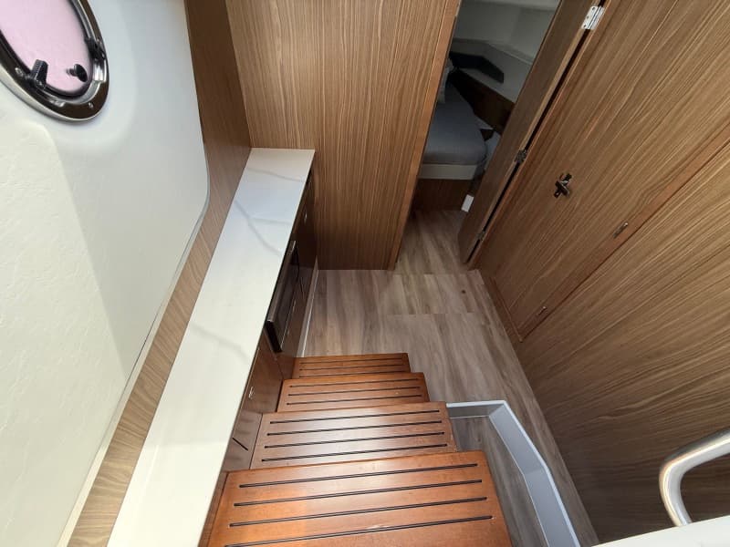 2024 Cruisers Yachts 50 GLS