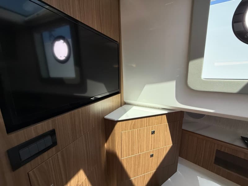 2024 Cruisers Yachts 50 GLS