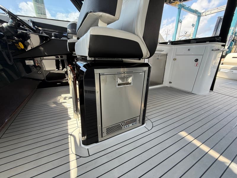 2024 Cruisers Yachts 50 GLS