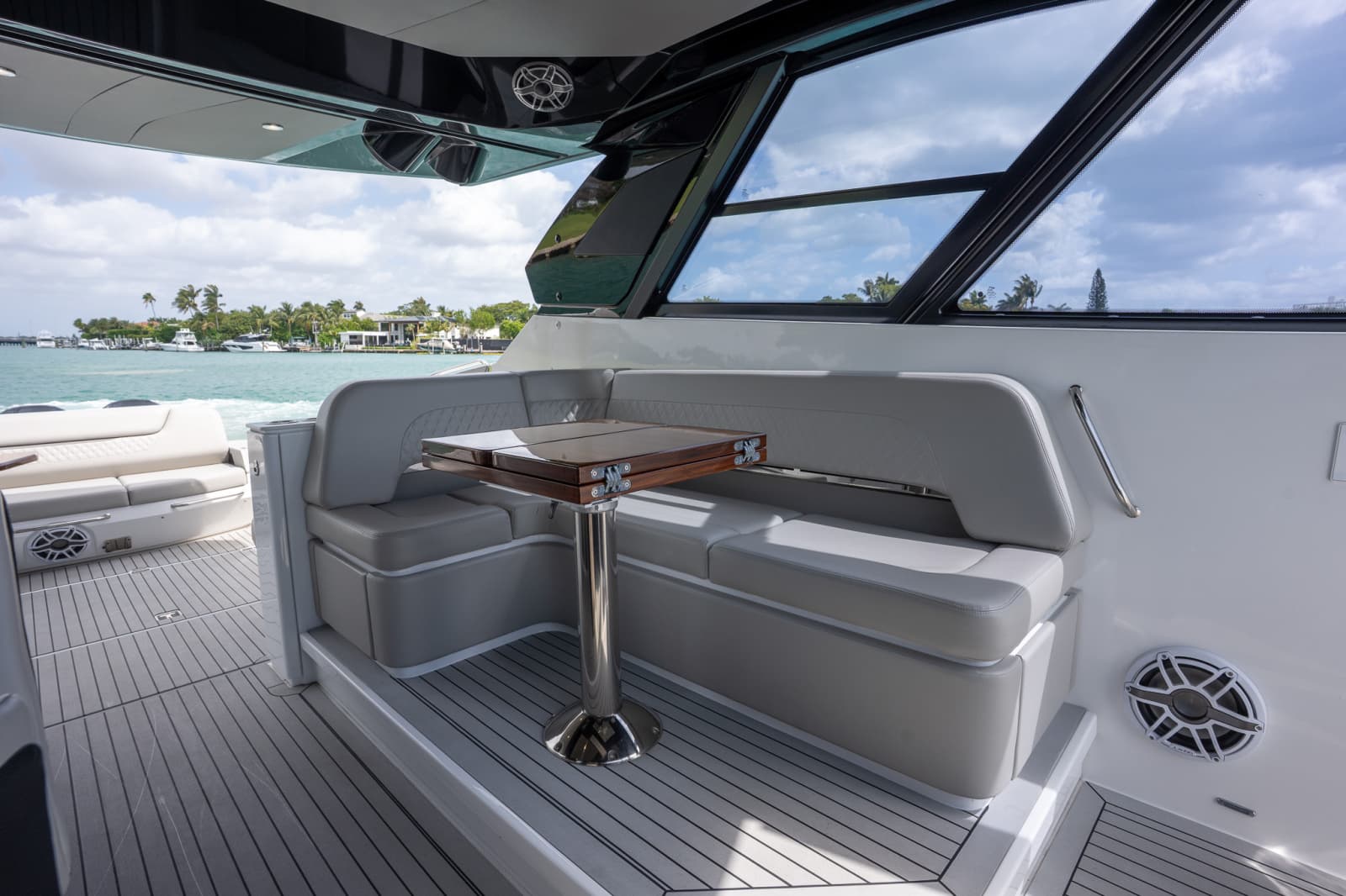 2024 Cruisers Yachts 50 GLS - Photo 65