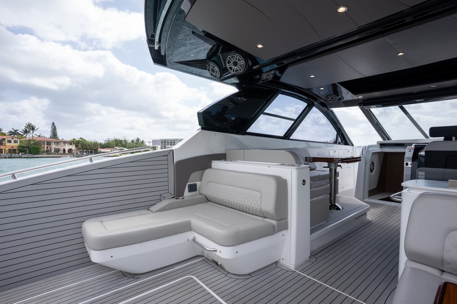 2024 Cruisers Yachts 50 GLS - Photo 57