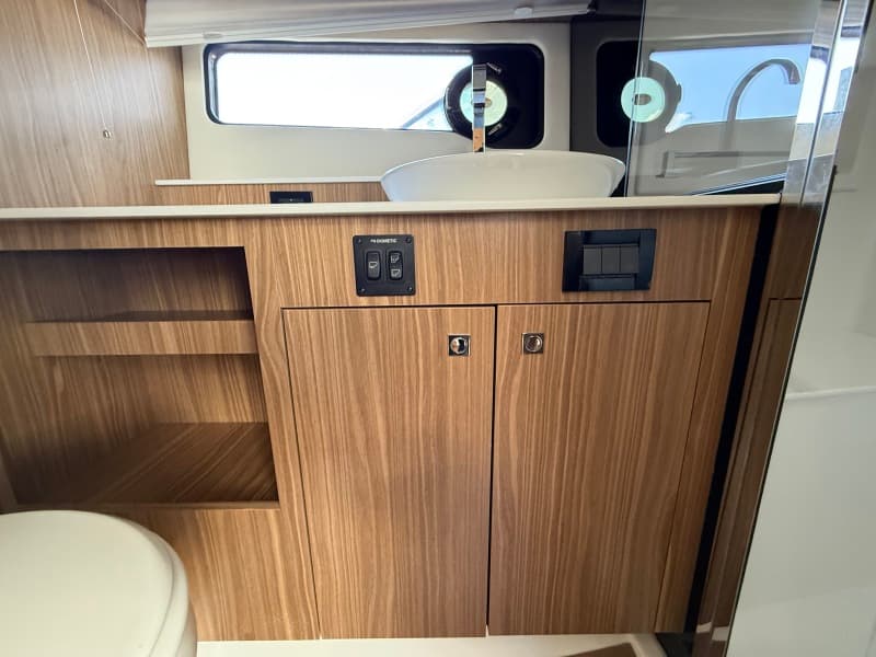 2024 Cruisers Yachts 50 GLS