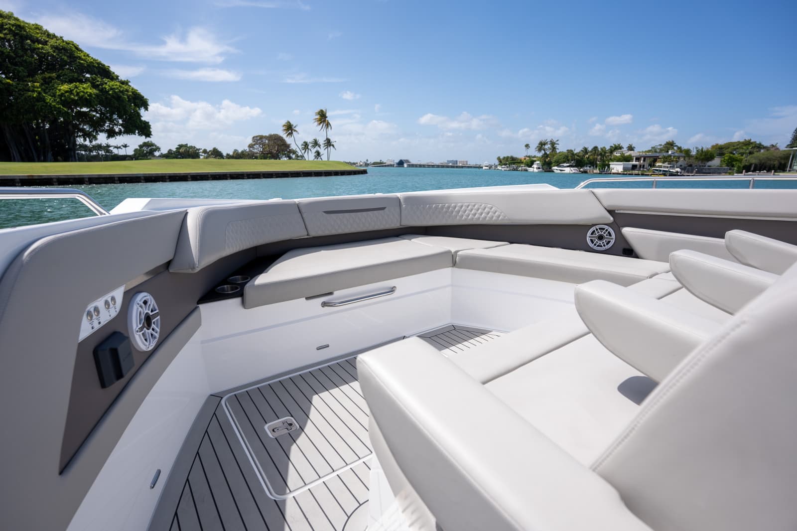 2024 Cruisers Yachts 50 GLS - Photo 45