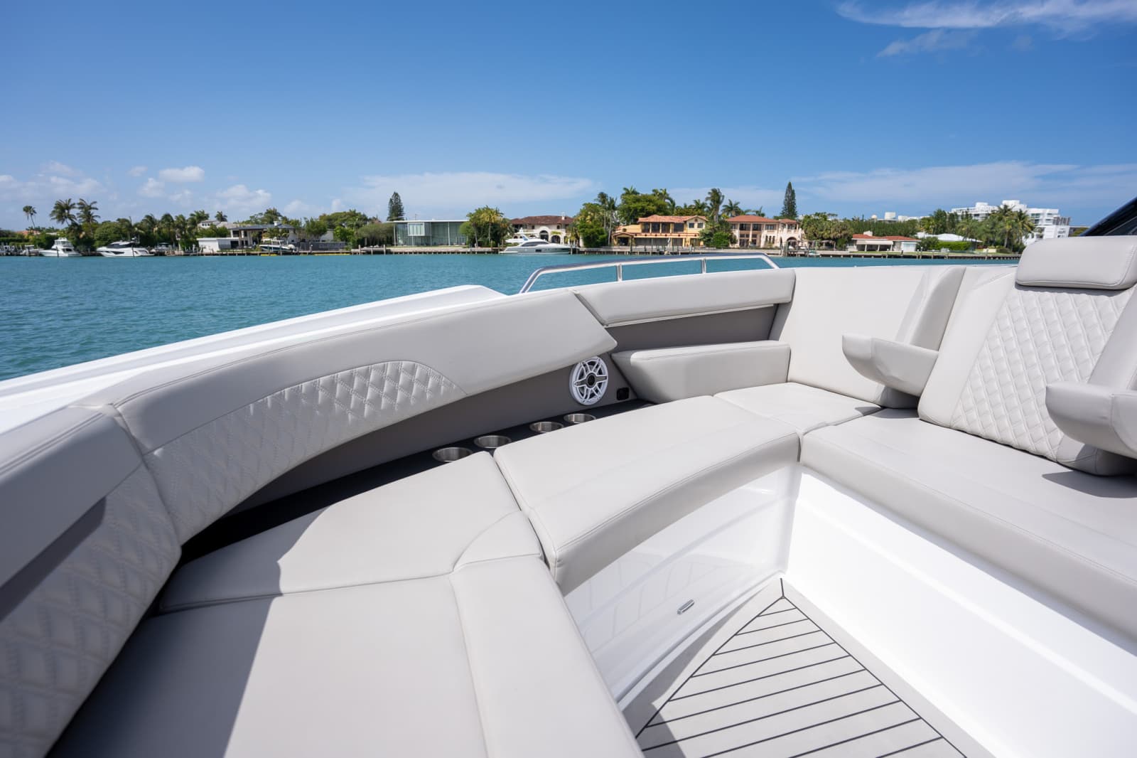 2024 Cruisers Yachts 50 GLS - Photo 51