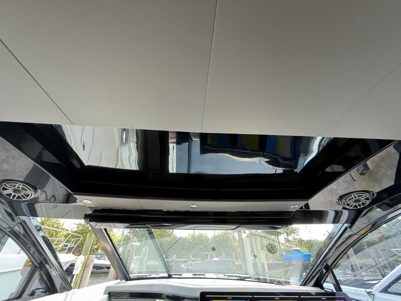 2024 Cruisers Yachts 50 GLS