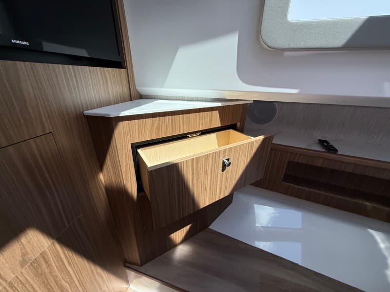 2024 Cruisers Yachts 50 GLS