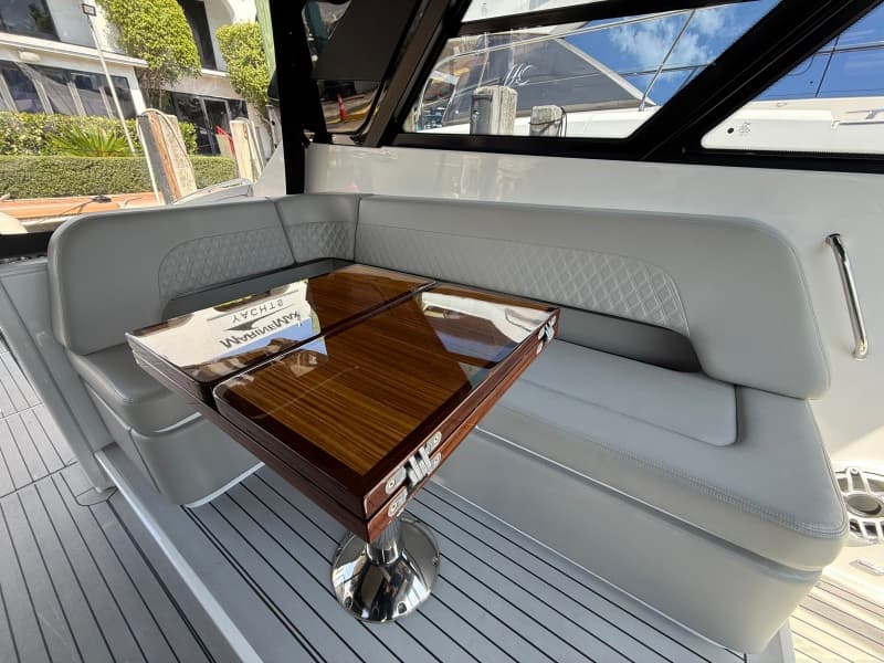 2024 Cruisers Yachts 50 GLS