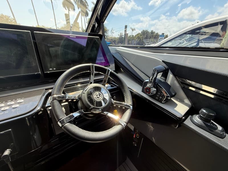 2024 Cruisers Yachts 50 GLS