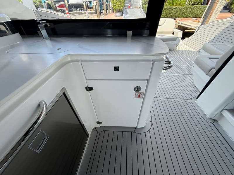 2024 Cruisers Yachts 50 GLS