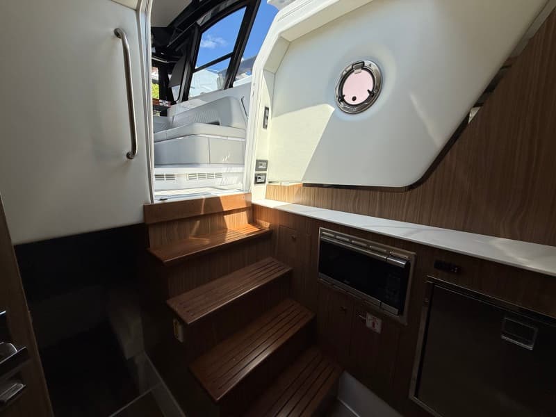 2024 Cruisers Yachts 50 GLS