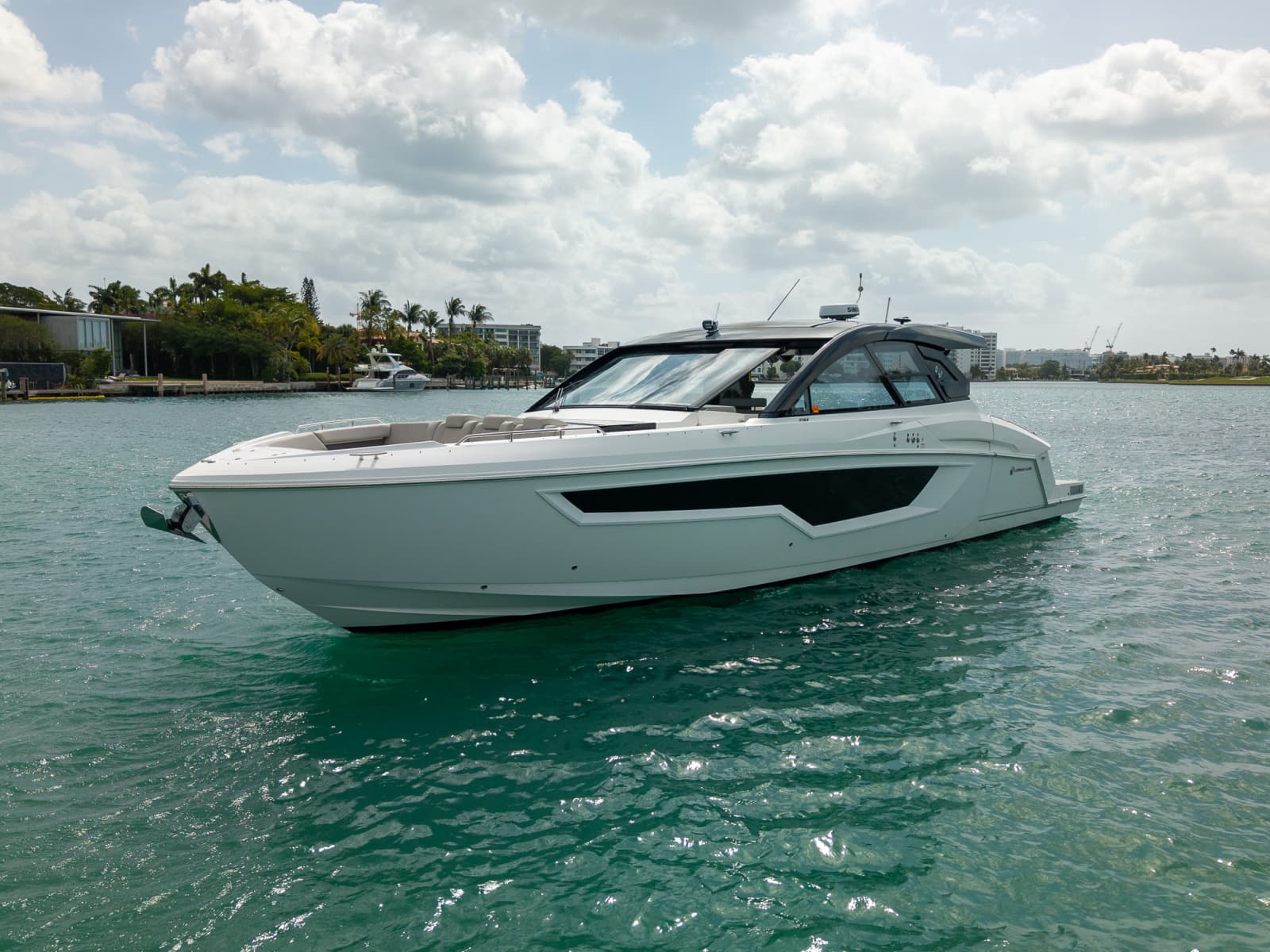 2024 Cruisers Yachts 50 GLS - Photo 3