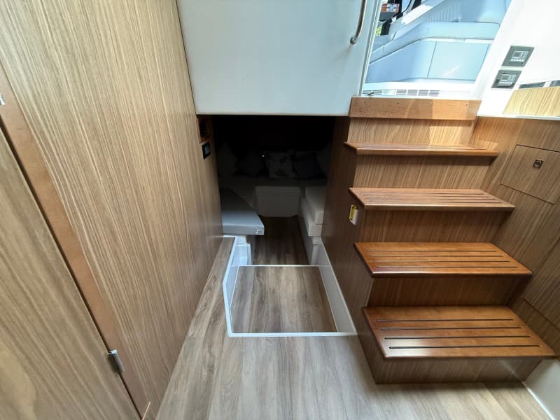 2024 Cruisers Yachts 50 GLS