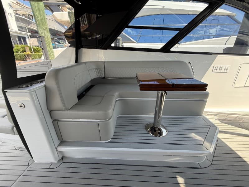 2024 Cruisers Yachts 50 GLS