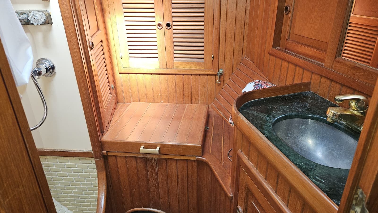 1985 Hans Christian 33T