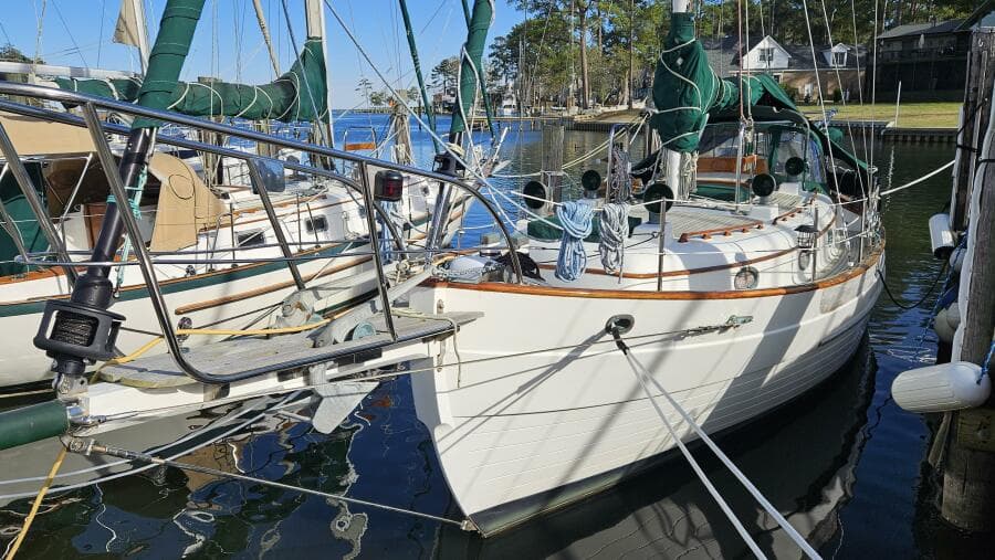 1985 Hans Christian 33T