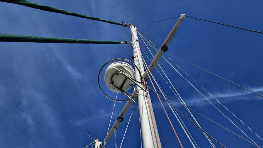 1985 Hans Christian 33T